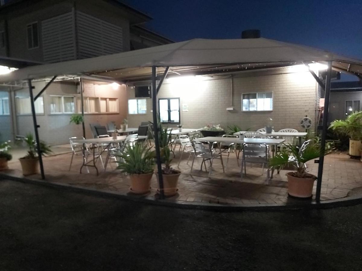 Motel 707 Emerald Exterior foto
